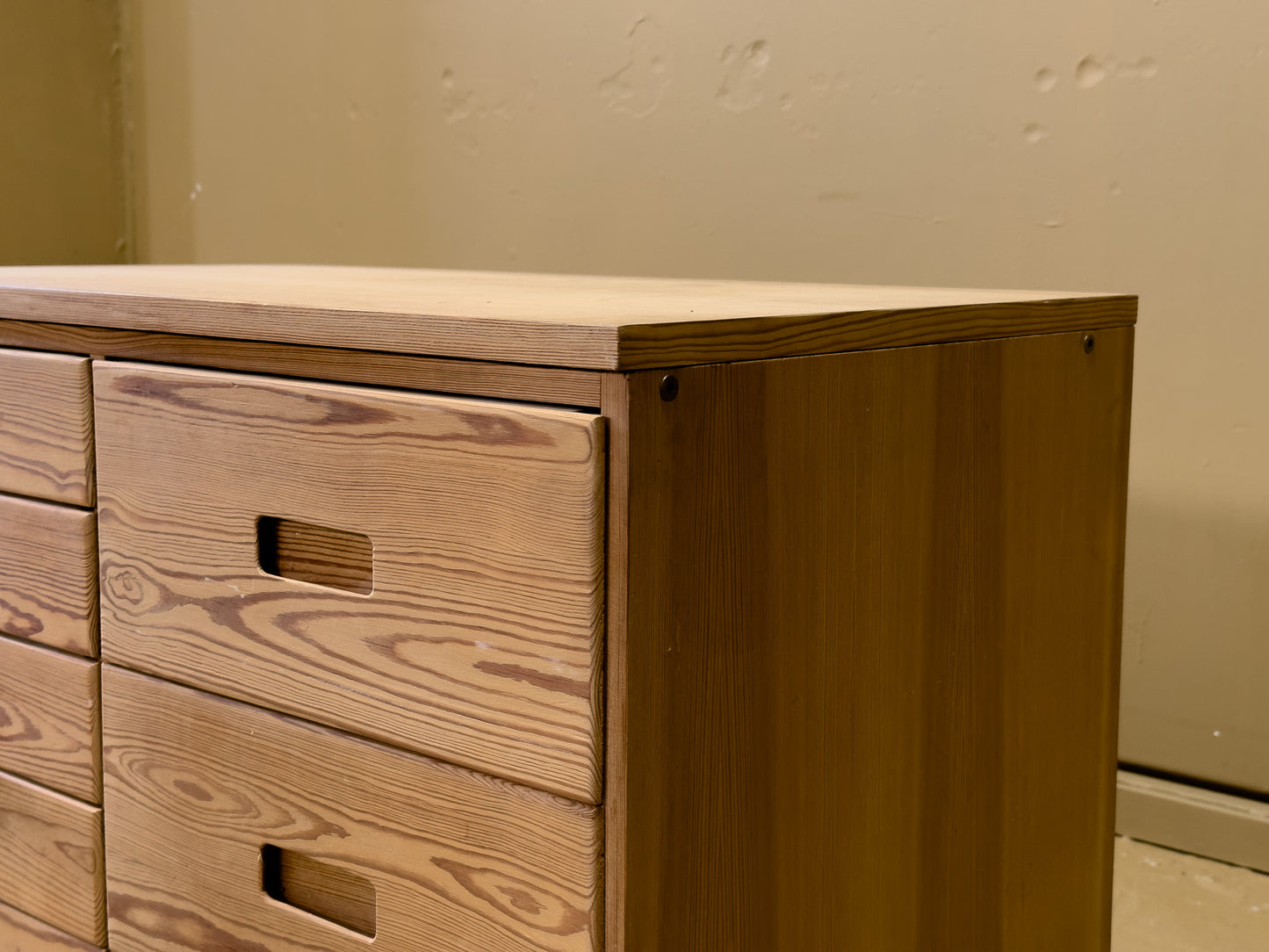 Pine Chest of Drawers