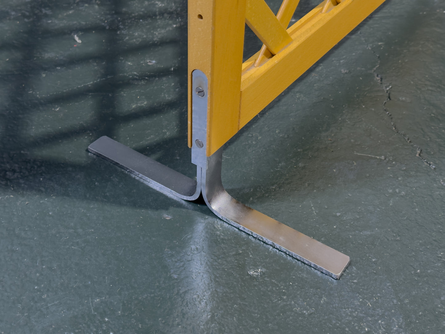 Beech and Chrome Screen