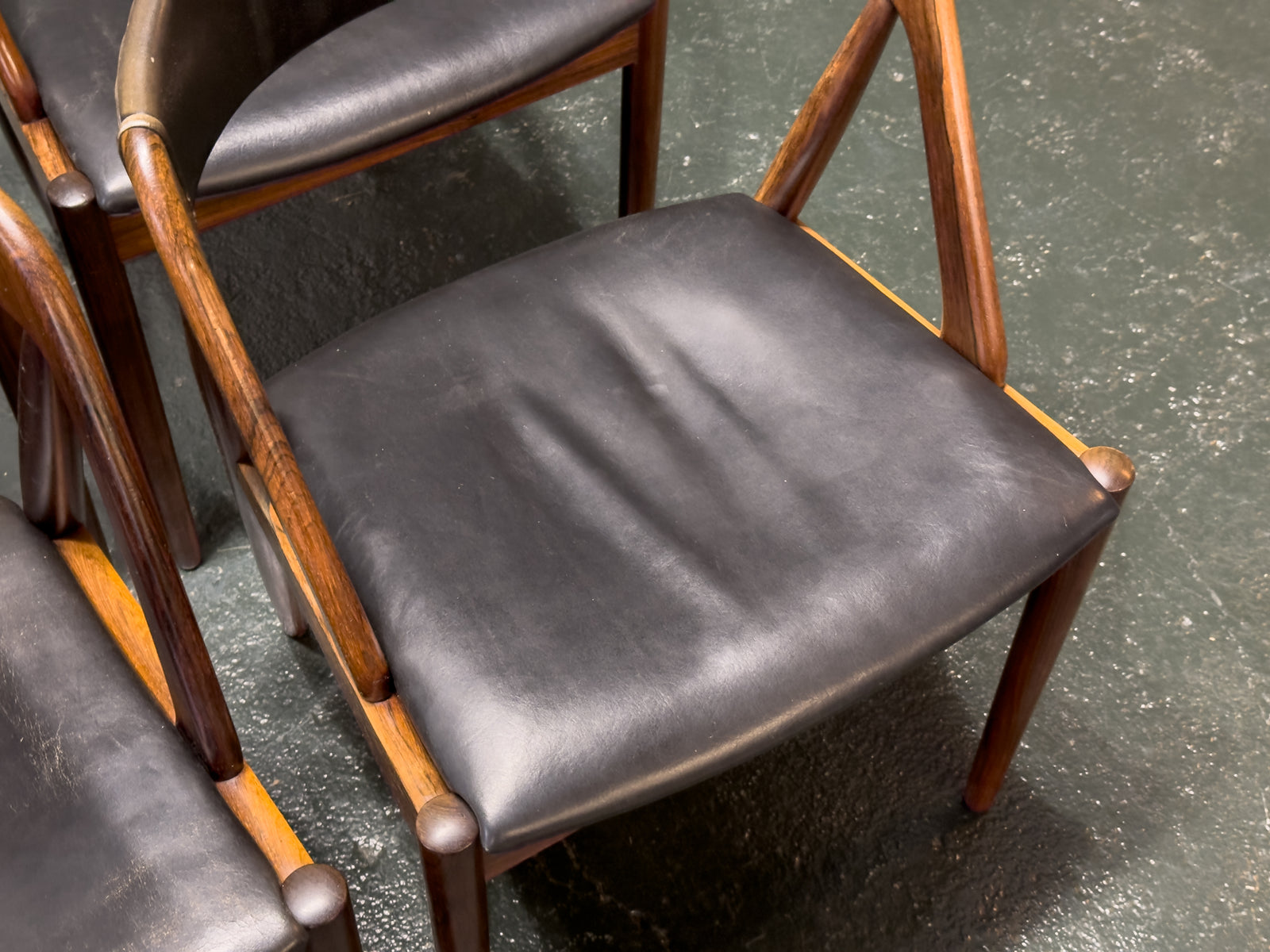 Set of 6 Leather and Rosewood Model 31 Chairs by Kai Kristiansen