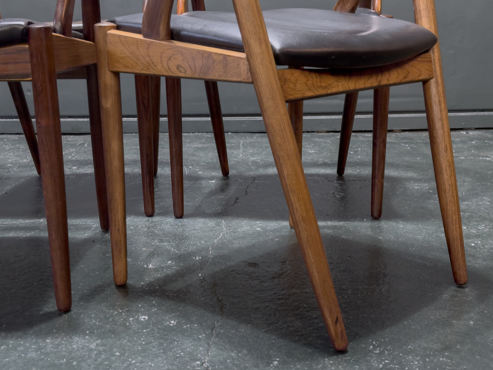 Set of 6 Leather and Rosewood Model 31 Chairs by Kai Kristiansen
