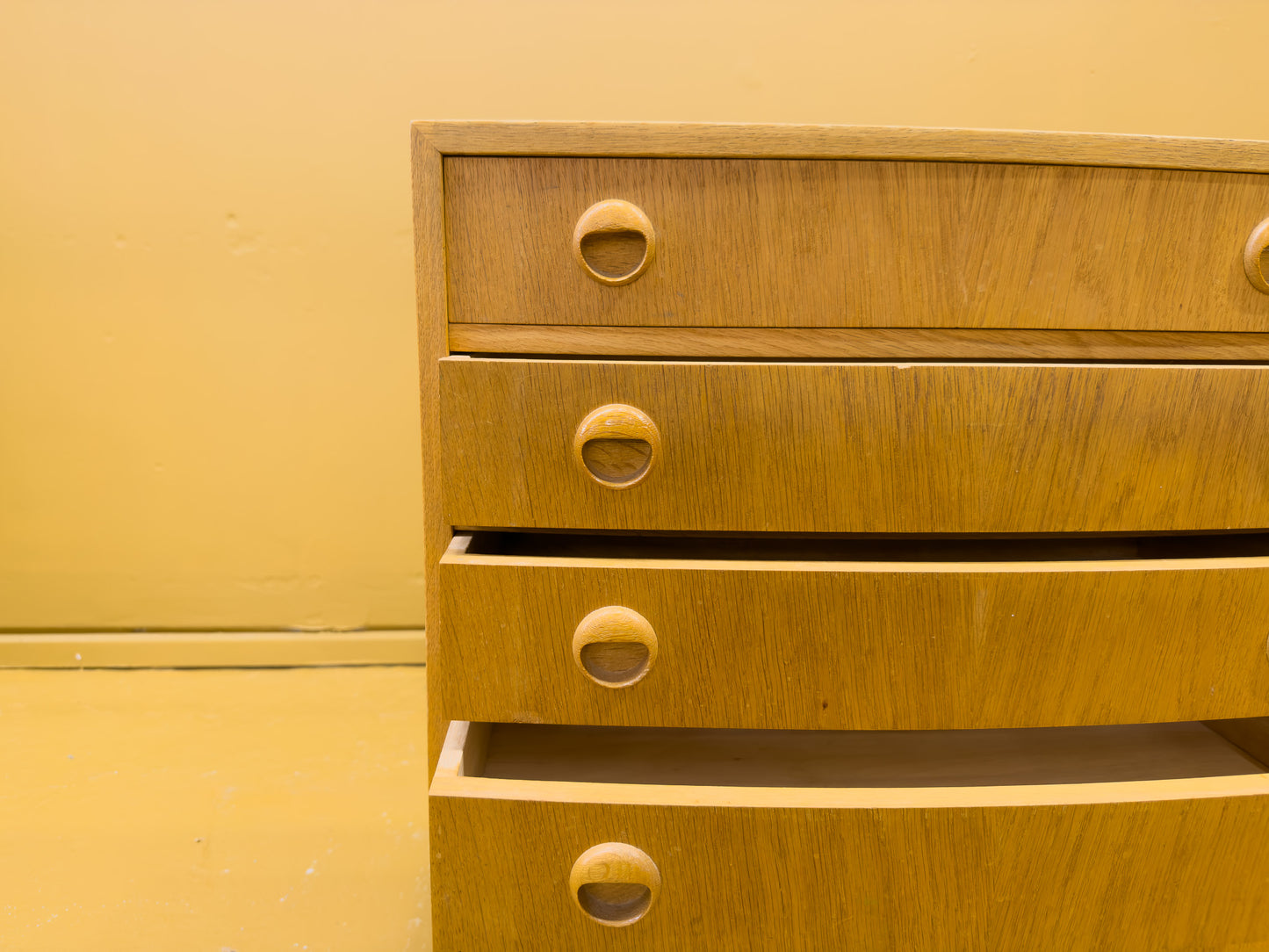 Small Oak Chest of drawers