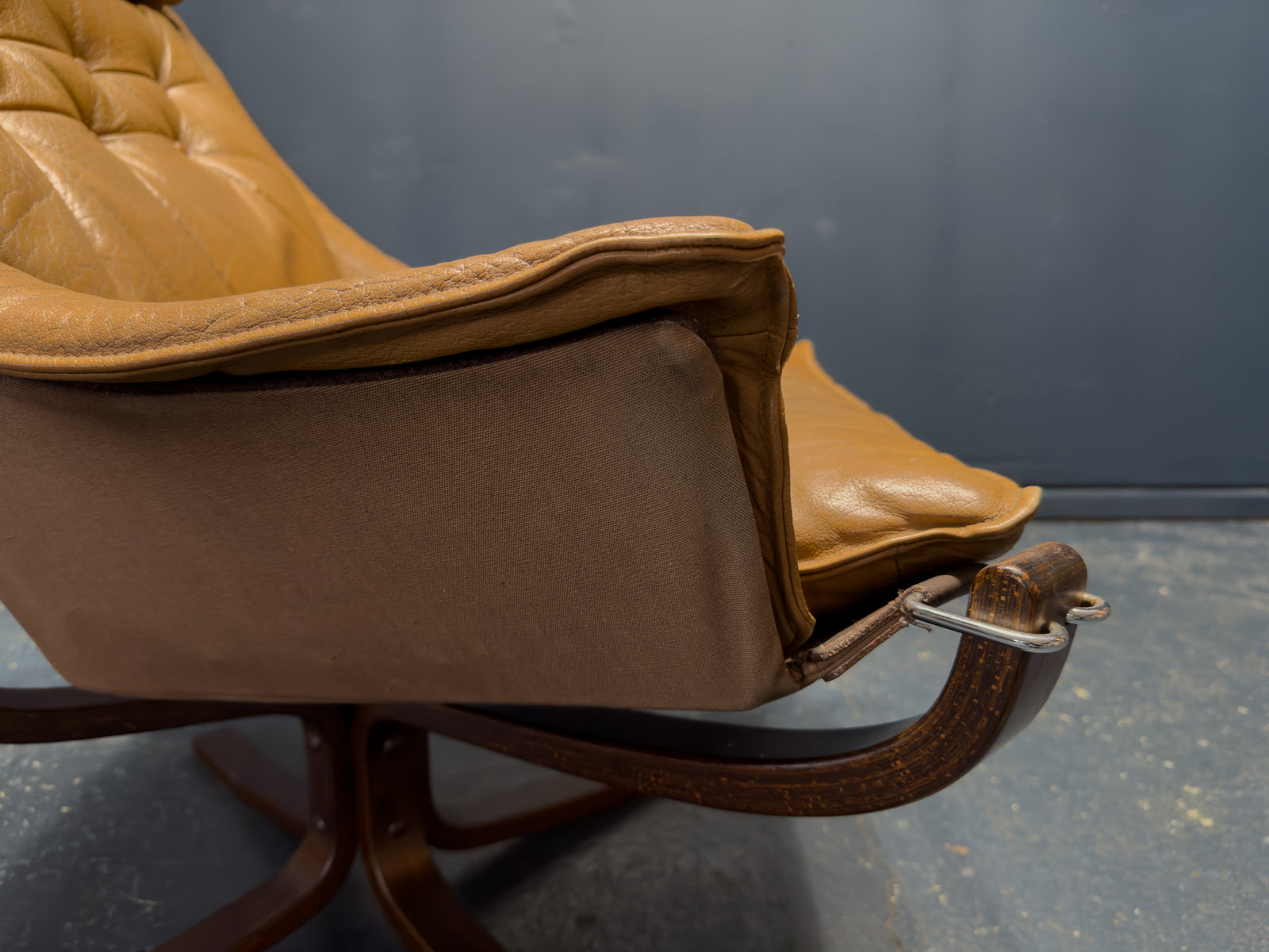 Falcon Chair with Footstool