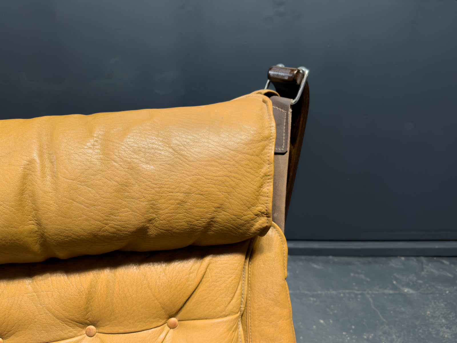 Falcon Chair with Footstool