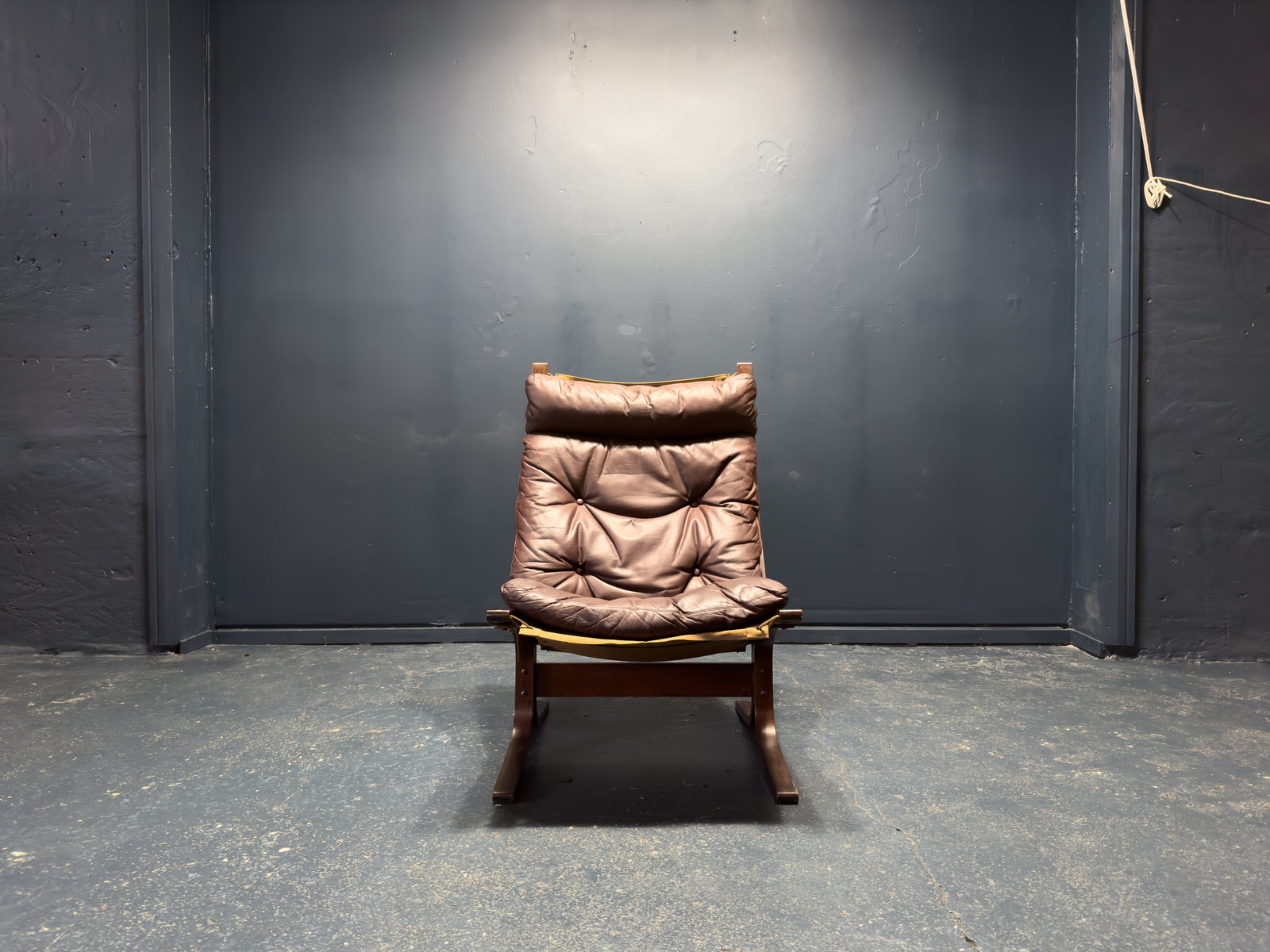 Oxblood Siesta Chair