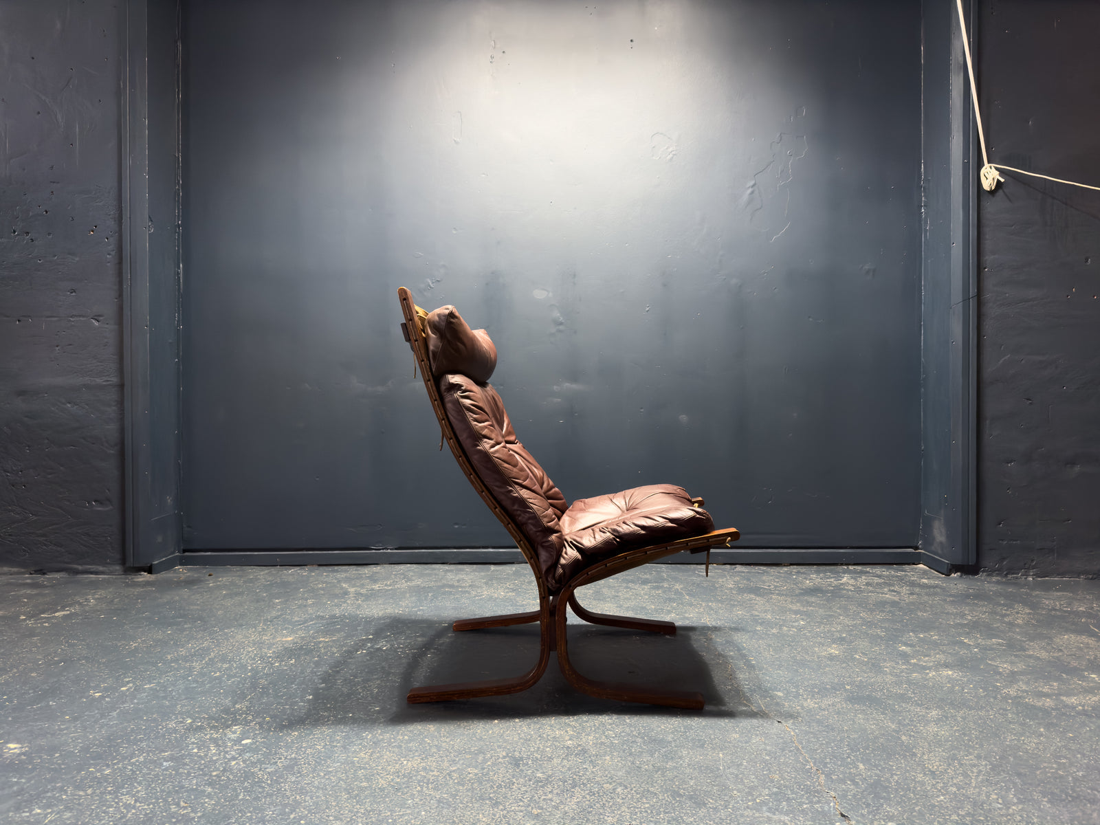 Oxblood Siesta Chair