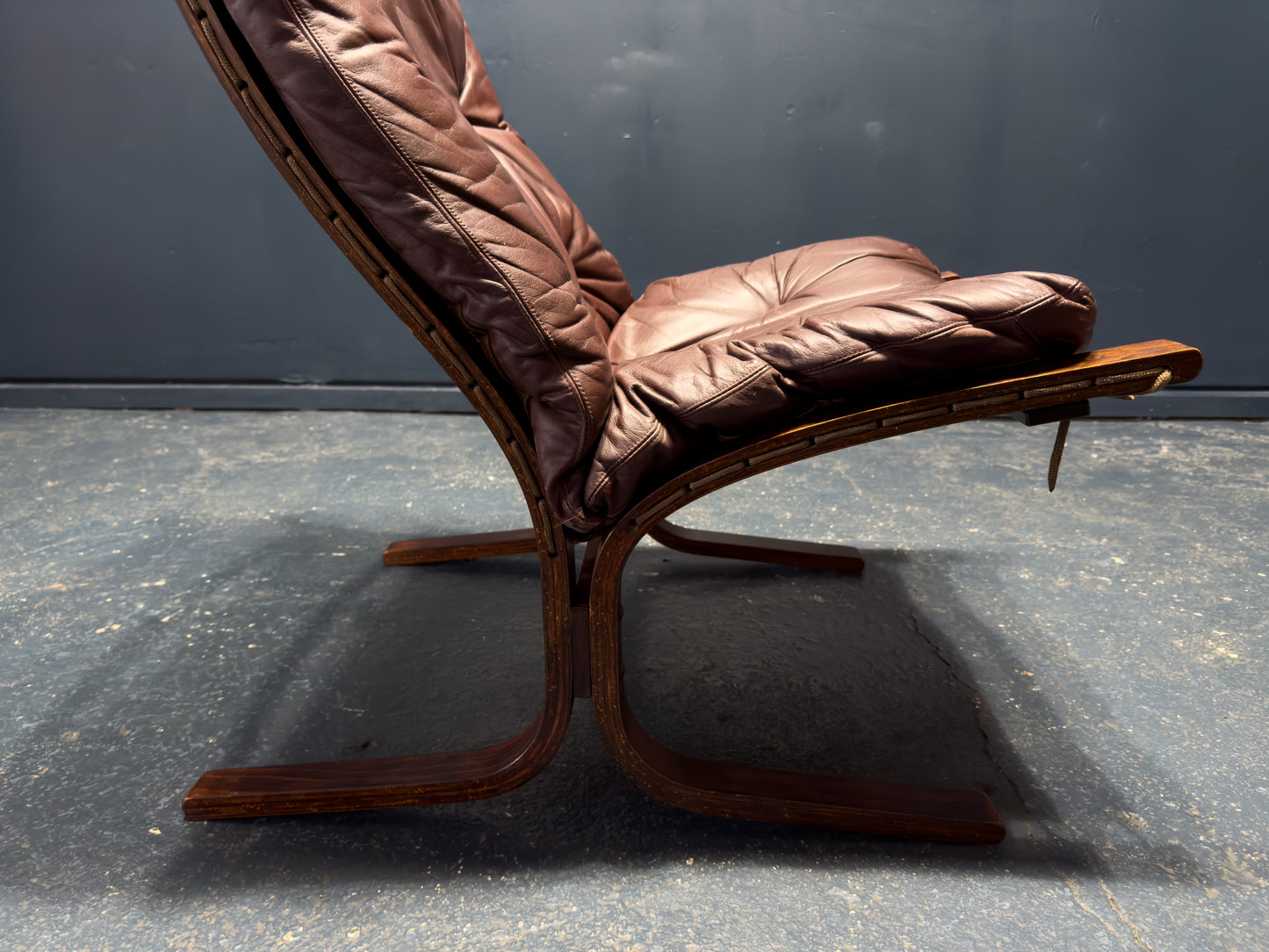 Oxblood Siesta Chair