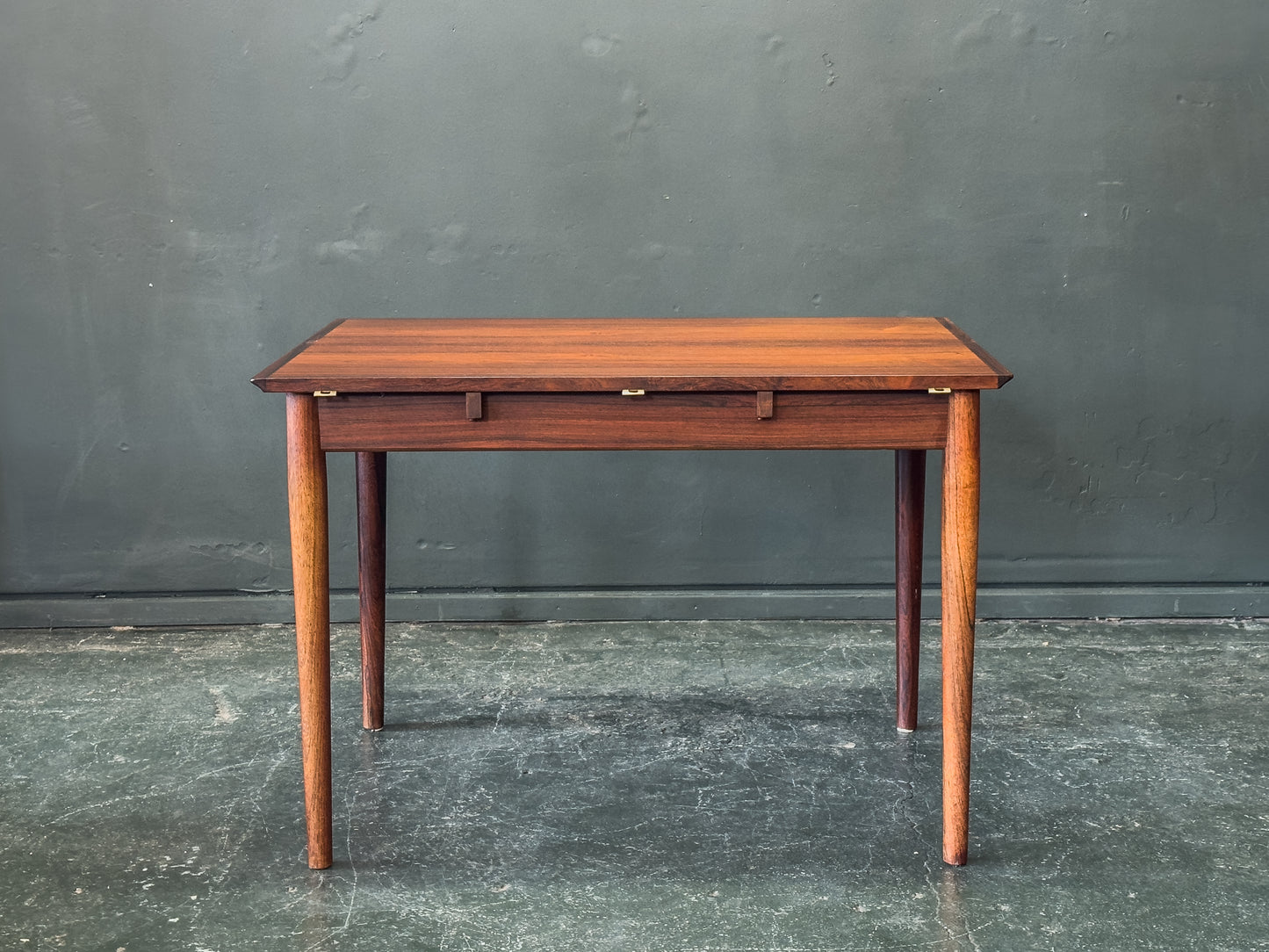 Model 227 Extending Dining Table by Arne Vodder