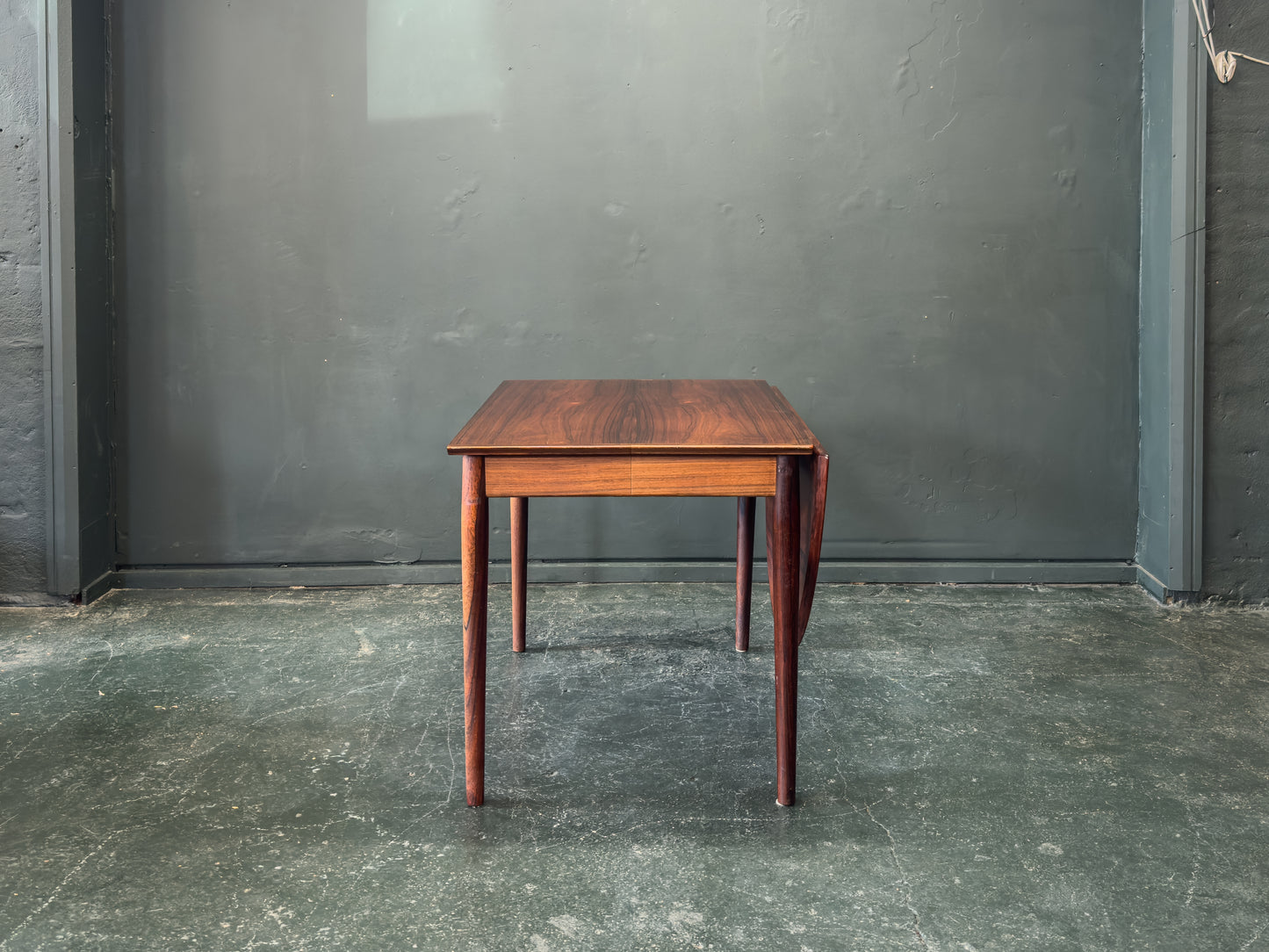 Model 227 Extending Dining Table by Arne Vodder