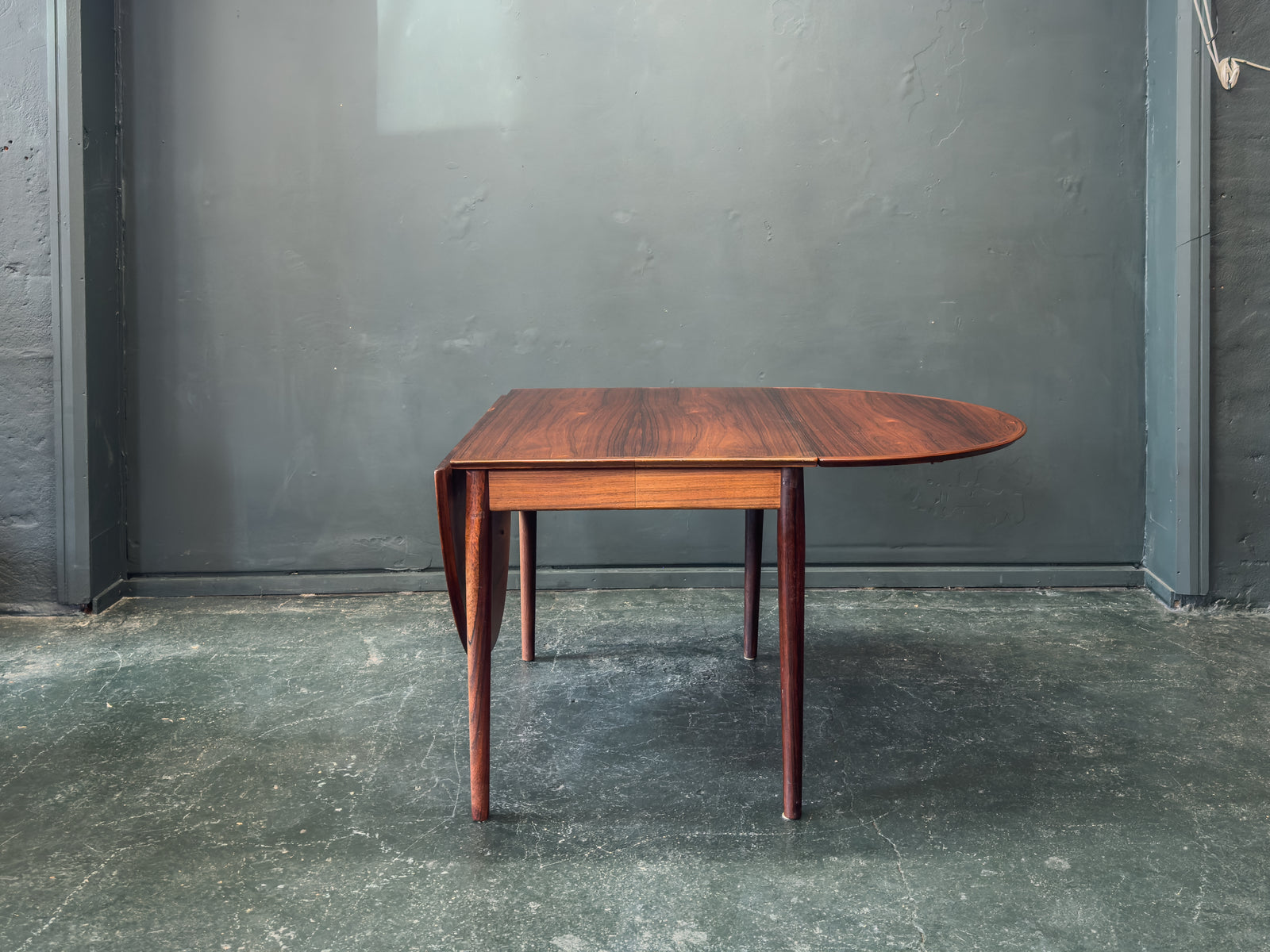 Model 227 Extending Dining Table by Arne Vodder