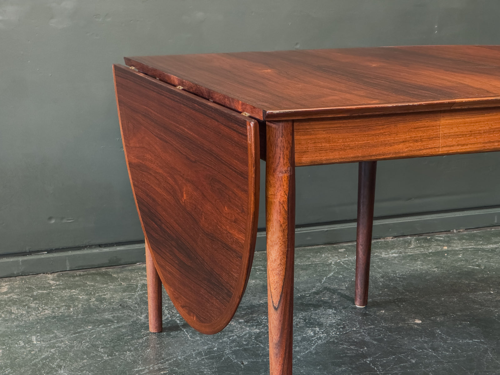 Model 227 Extending Dining Table by Arne Vodder
