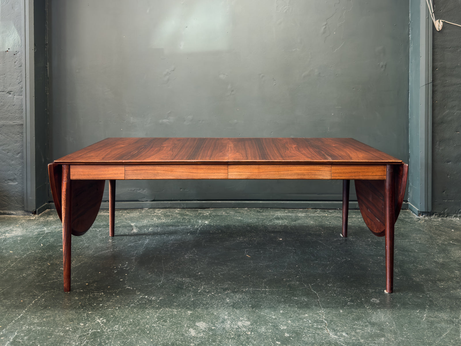 Model 227 Extending Dining Table by Arne Vodder