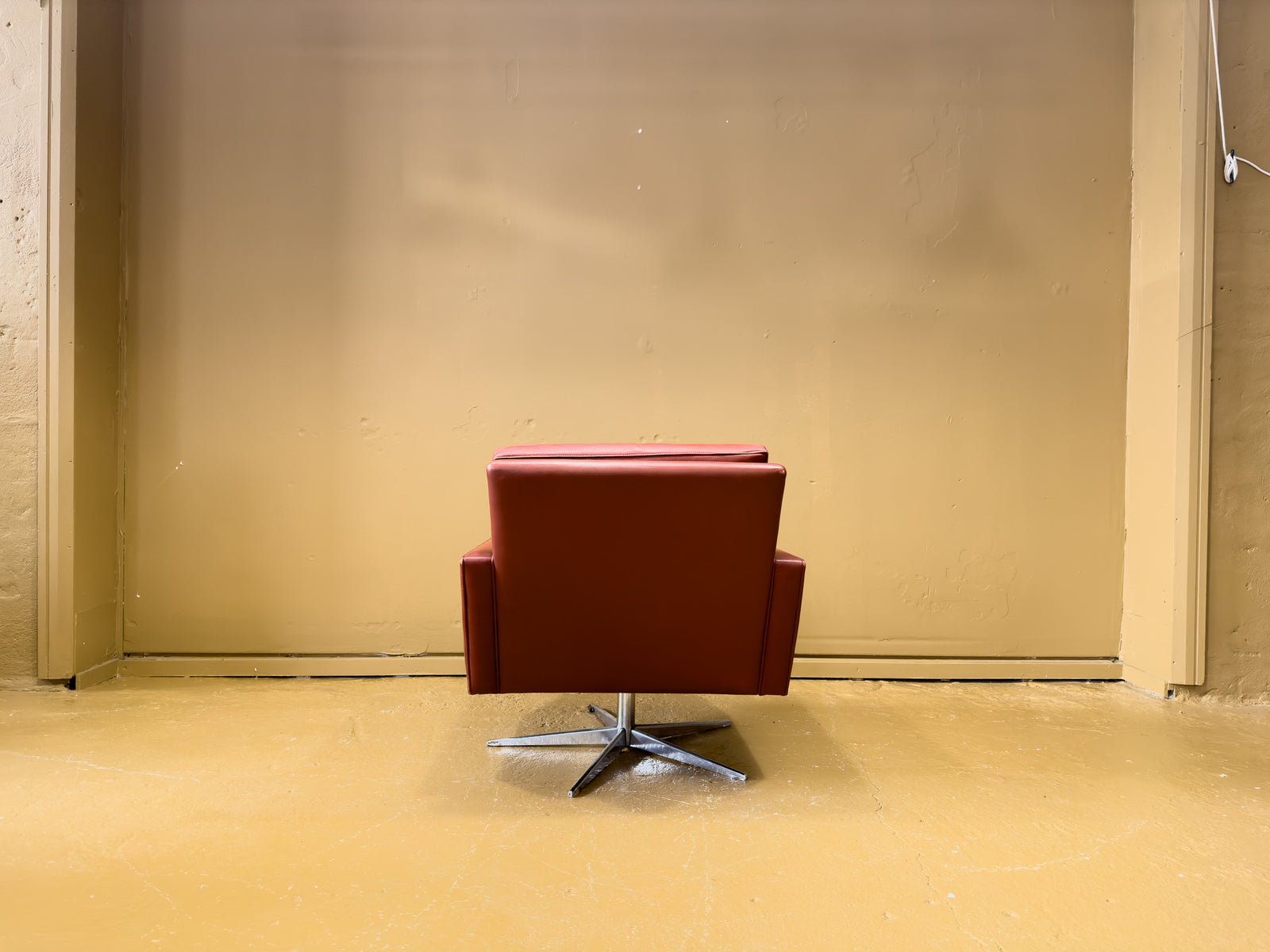 Red Leather Swivel Chair by Frederik Kayser