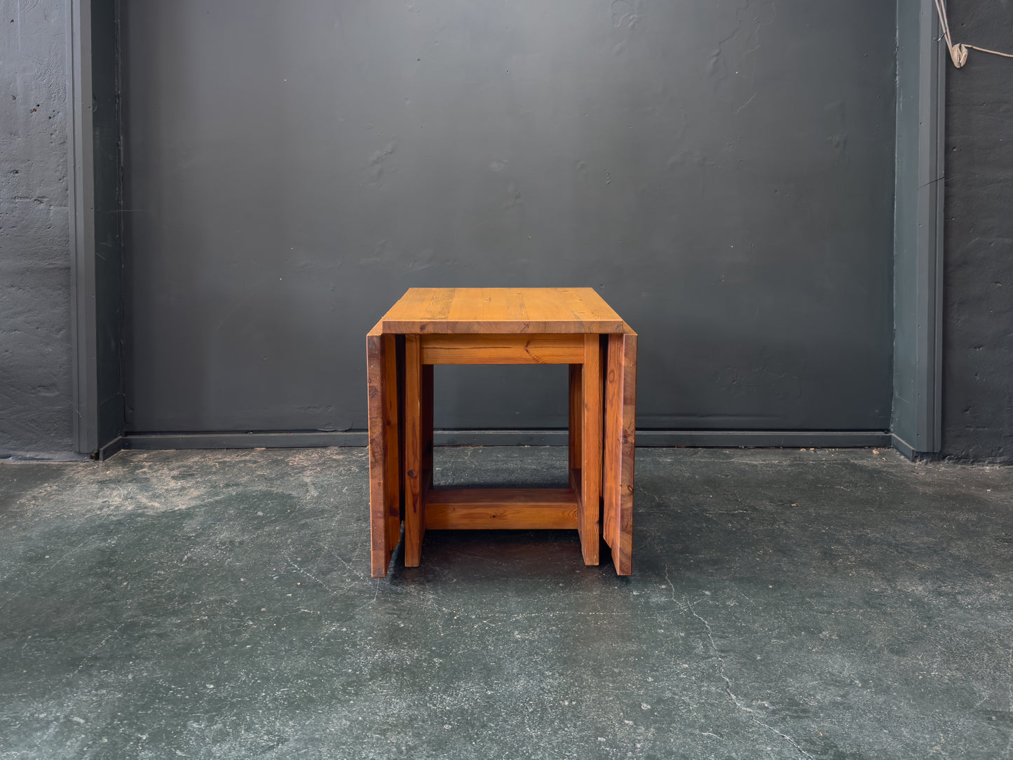 Solid Pine Extendable Dining Table