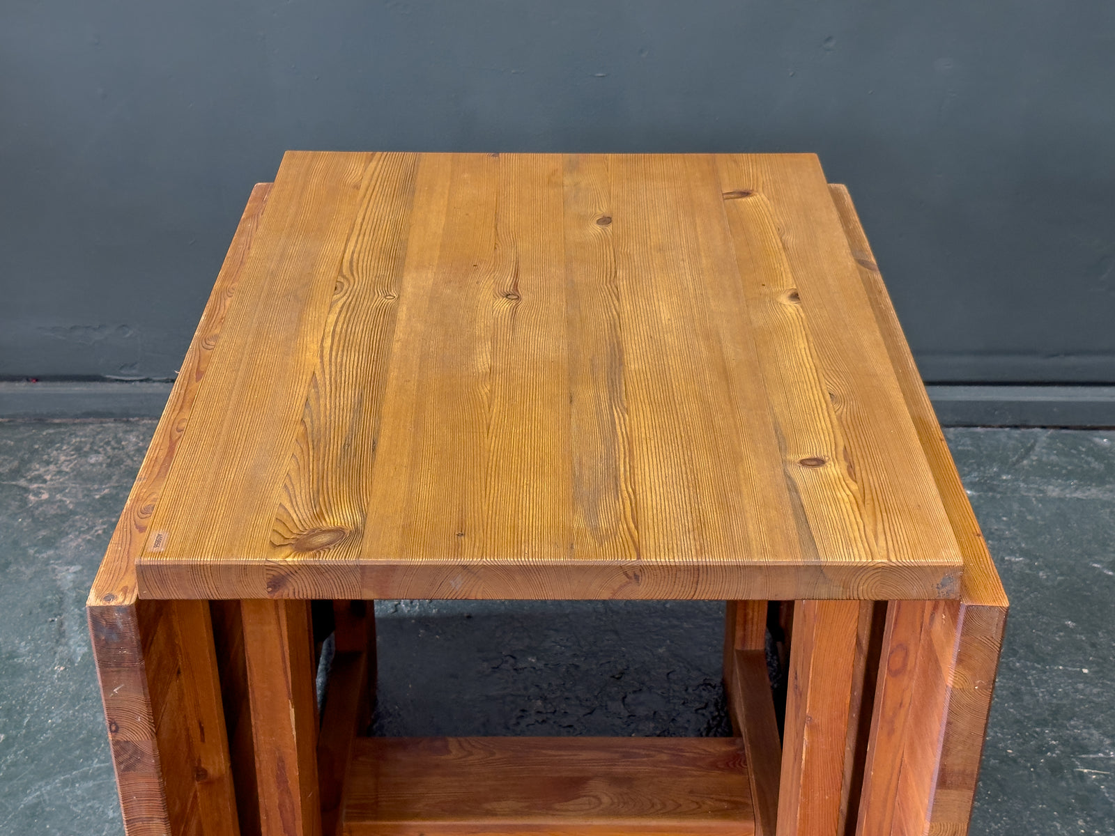 Solid Pine Extendable Dining Table