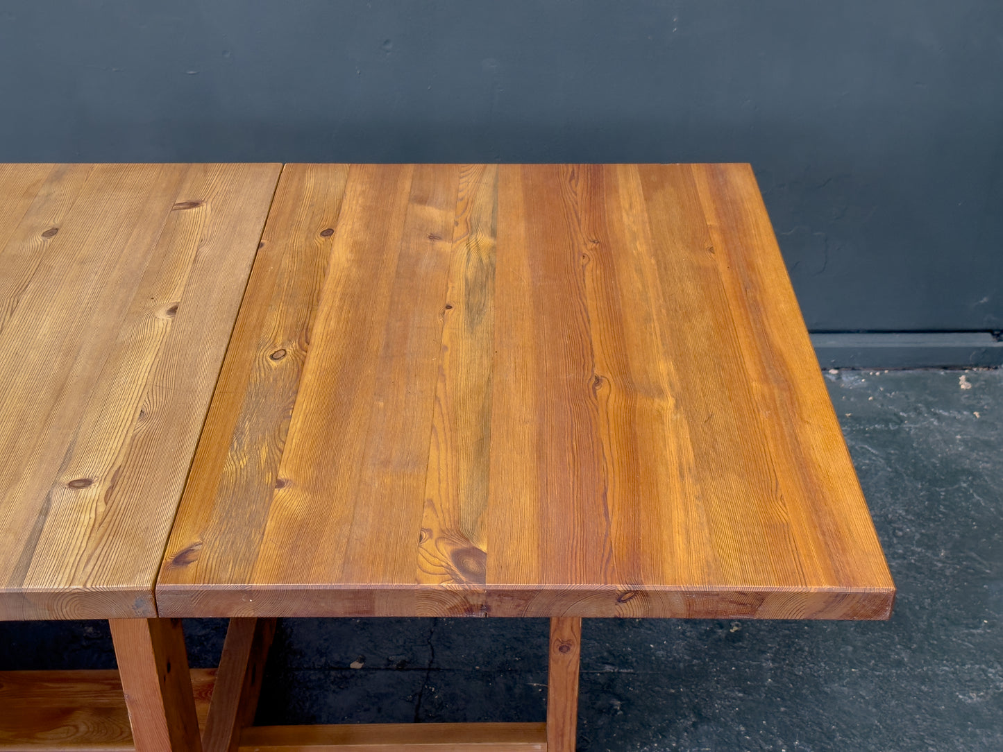 Solid Pine Extendable Dining Table