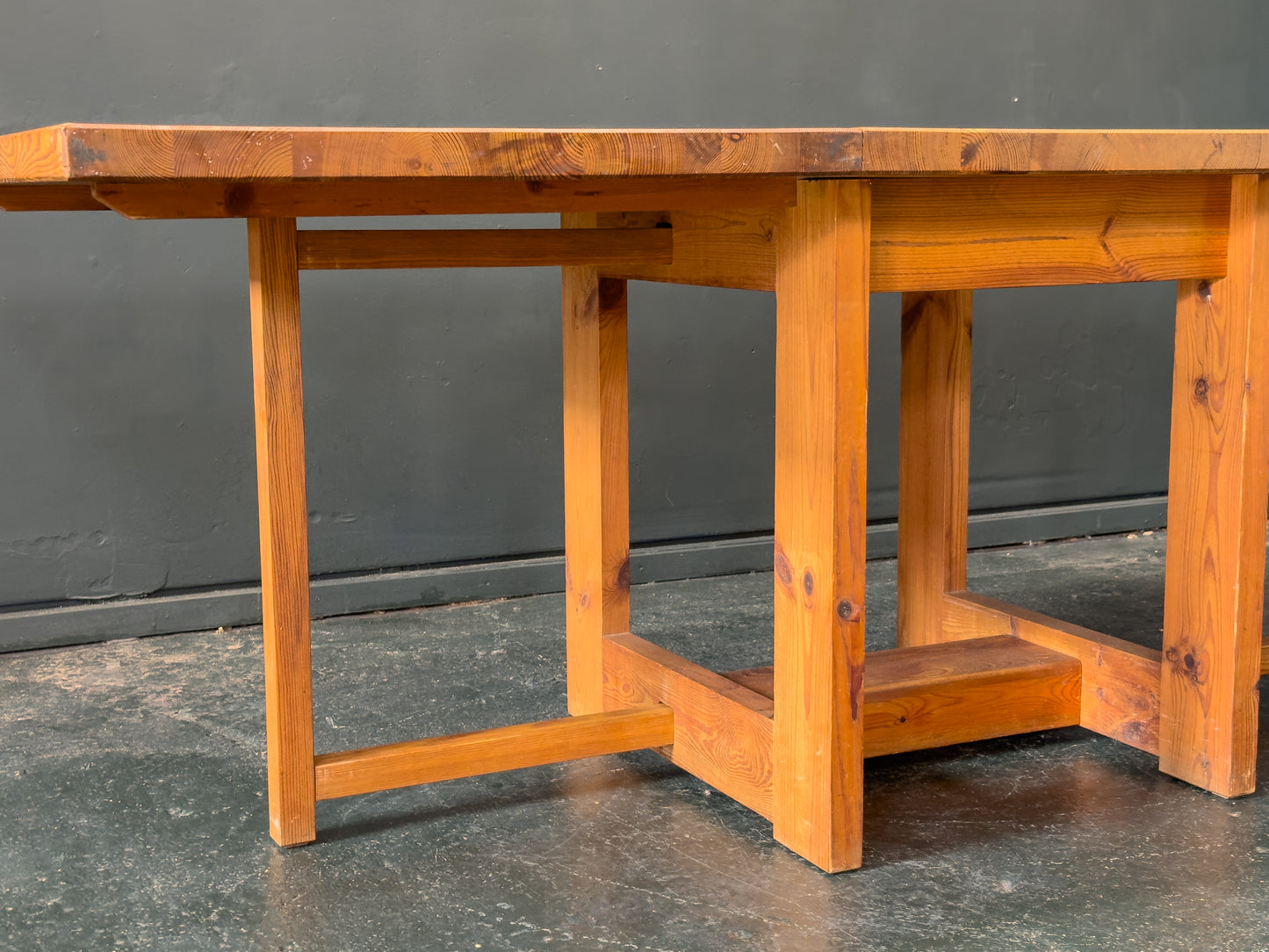 Solid Pine Extendable Dining Table