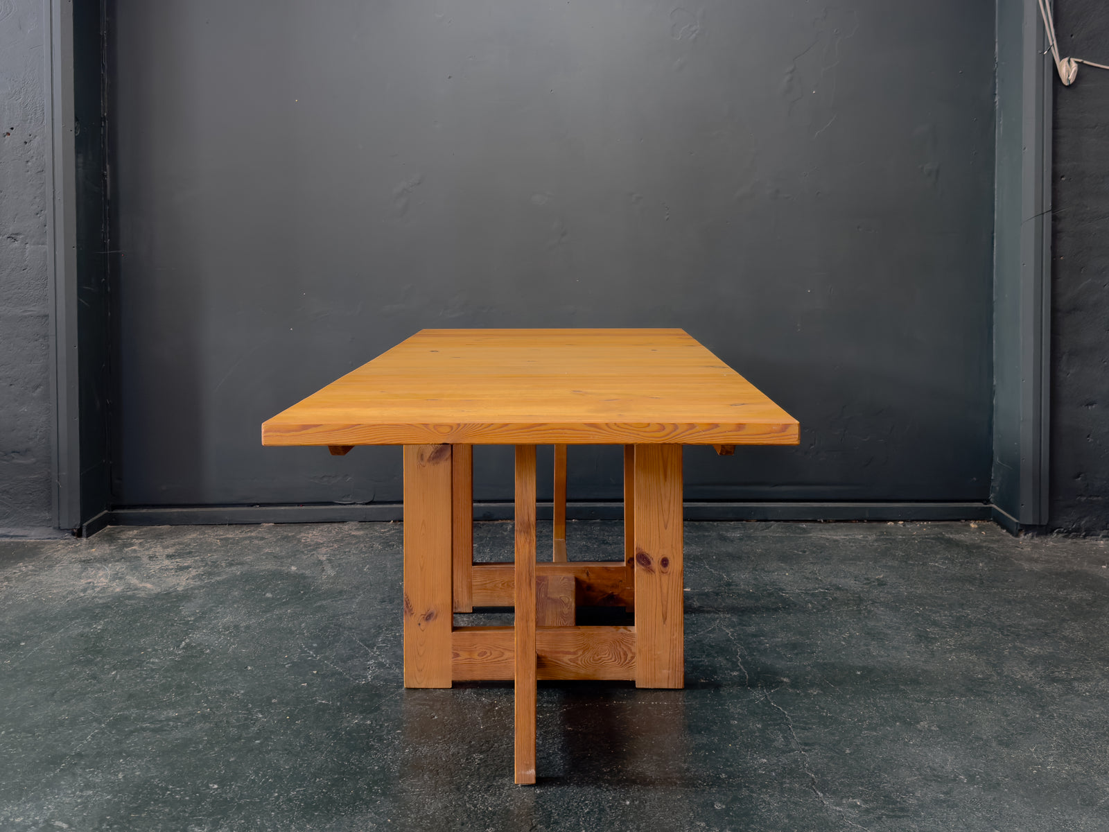 Solid Pine Extendable Dining Table