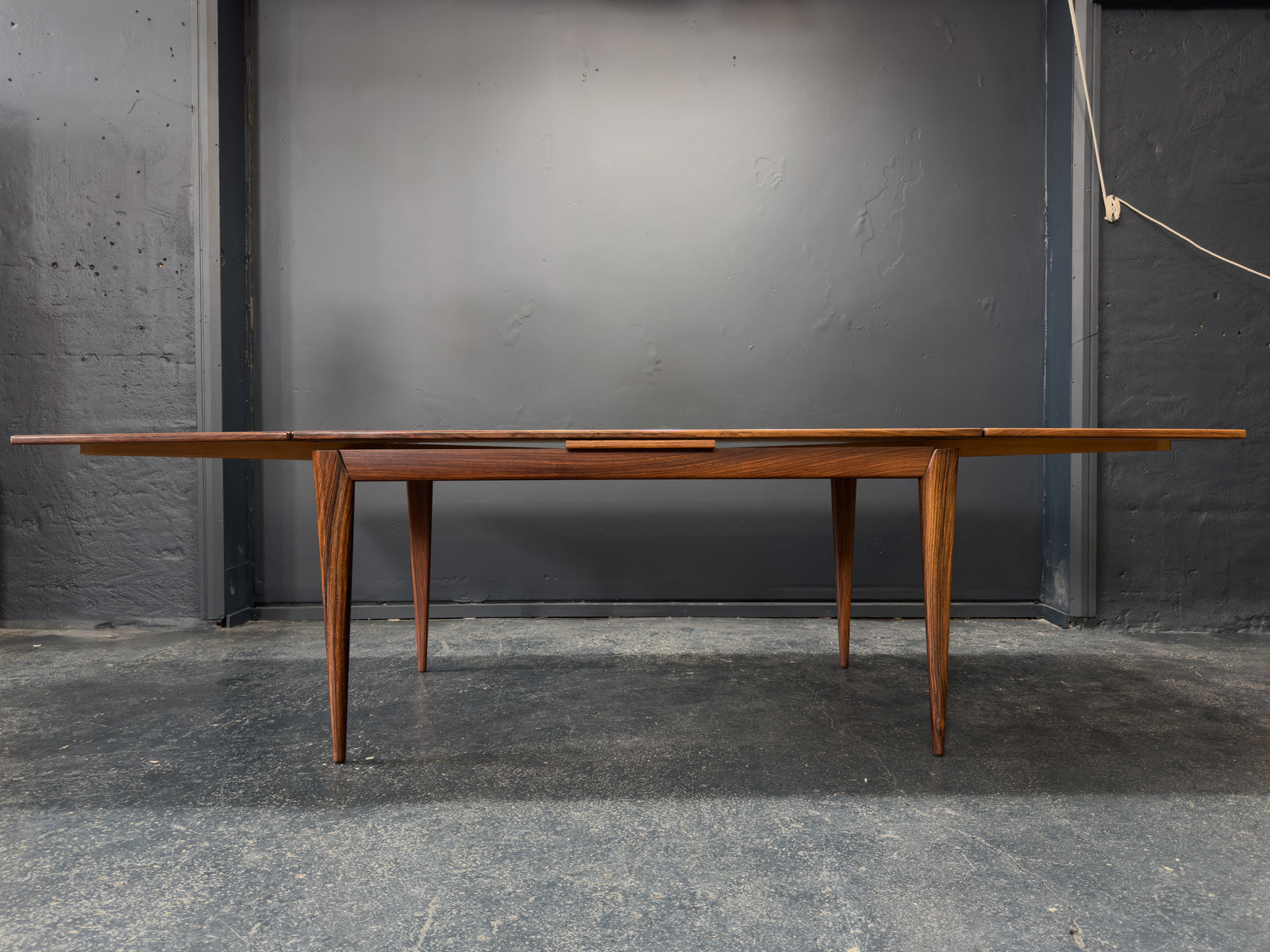 Niels Otto Møller 254 Extendable Rosewood Dining Table