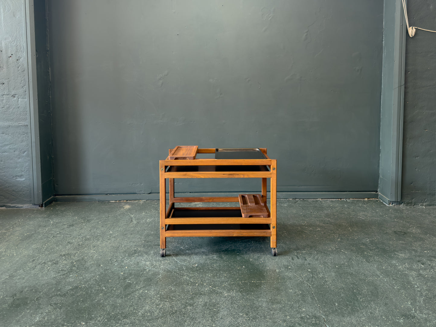 Model 5370 Serving Trolley by Børge Mogensen