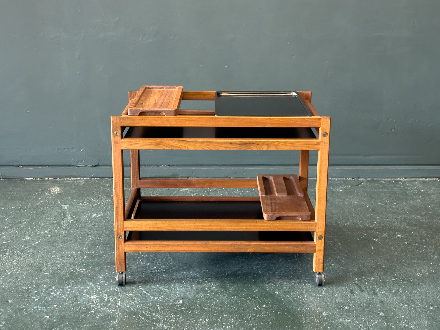 Model 5370 Serving Trolley by Børge Mogensen