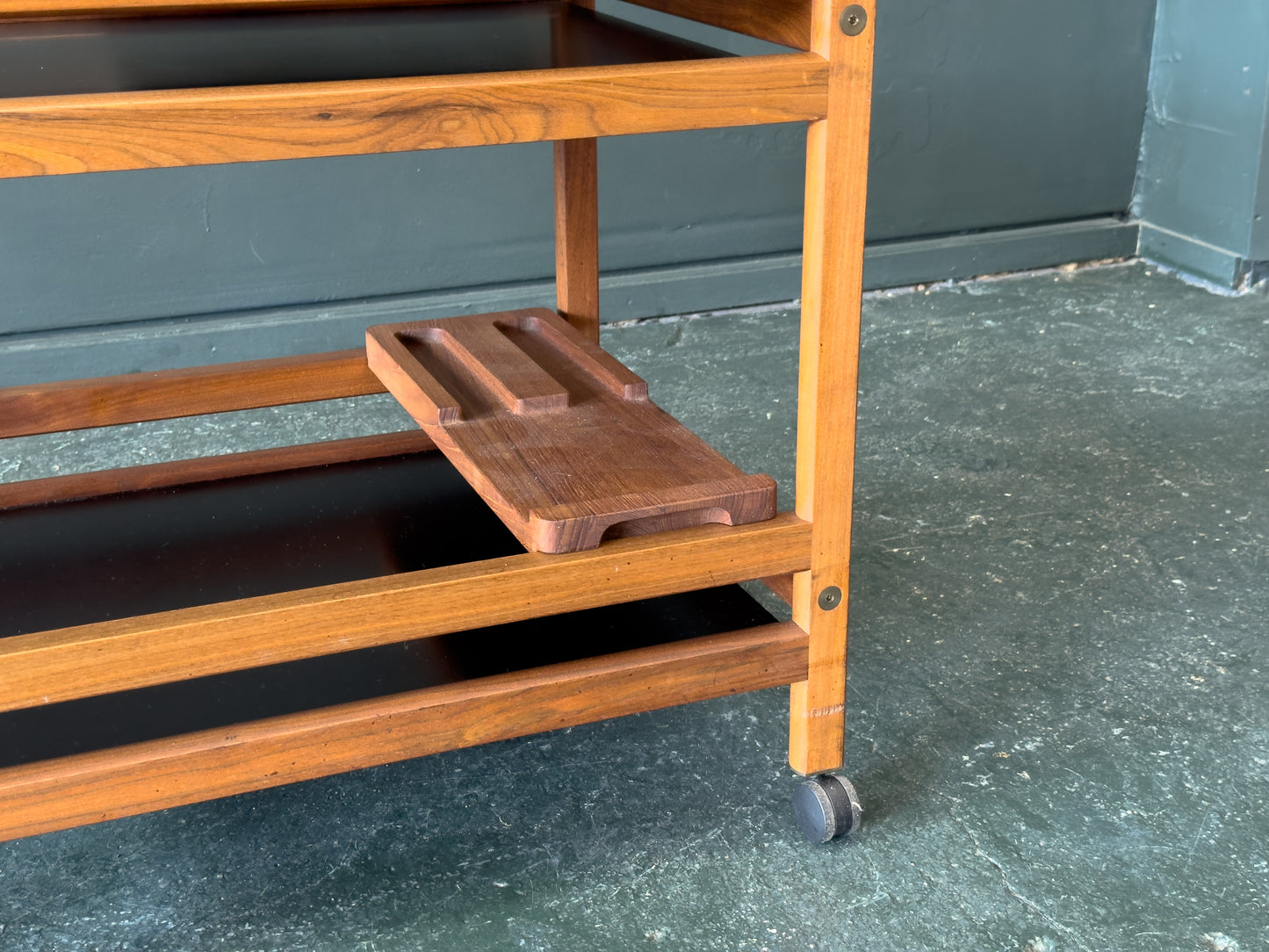 Model 5370 Serving Trolley by Børge Mogensen