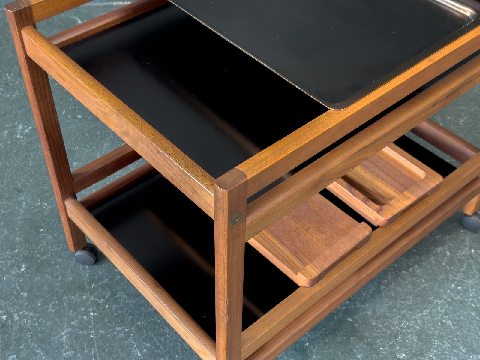 Model 5370 Serving Trolley by Børge Mogensen