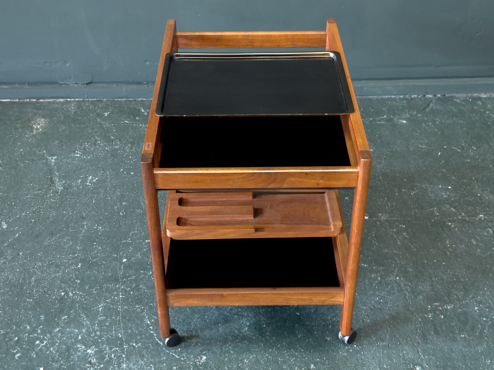 Model 5370 Serving Trolley by Børge Mogensen