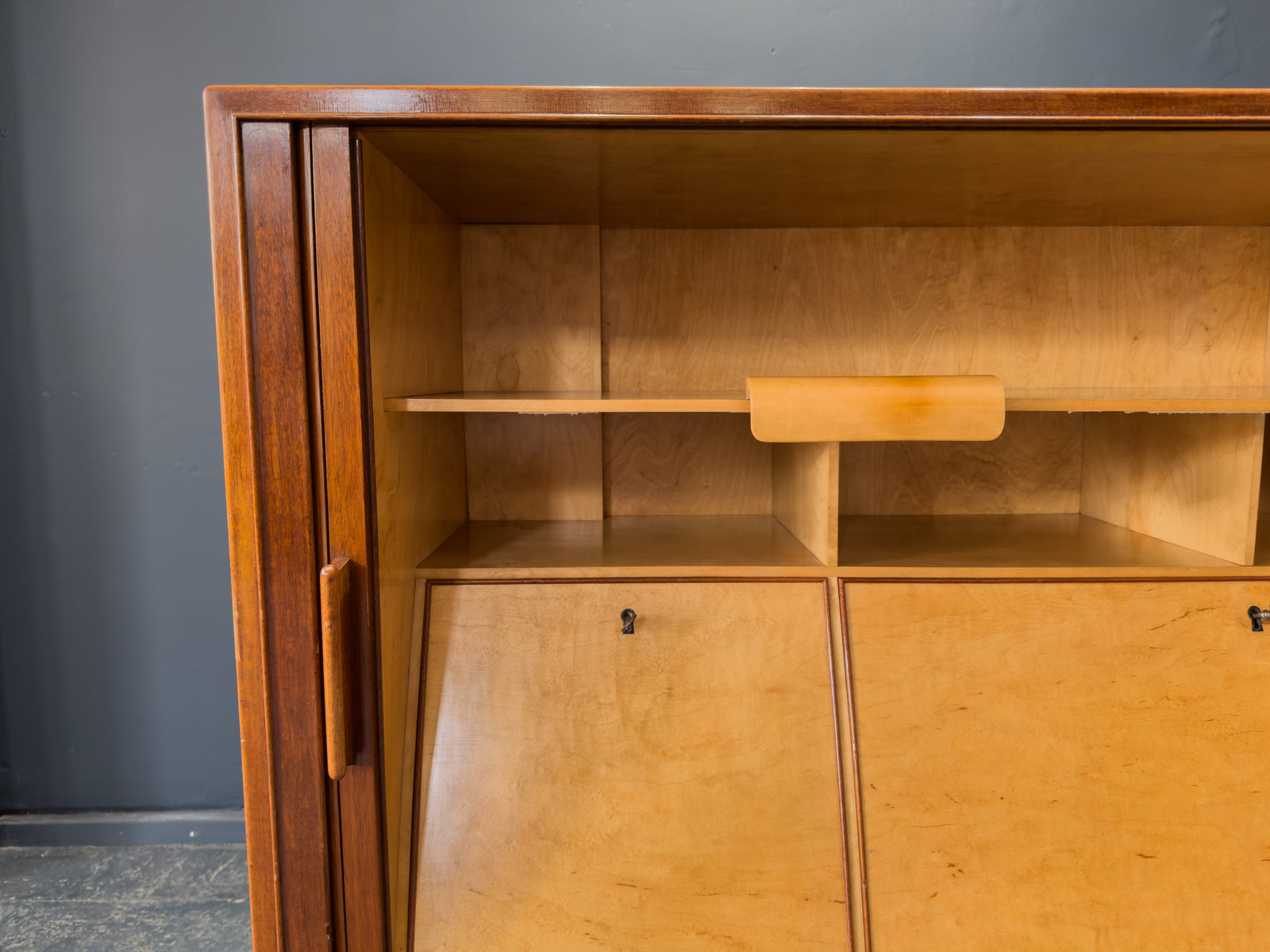 Large Tambour Unit
