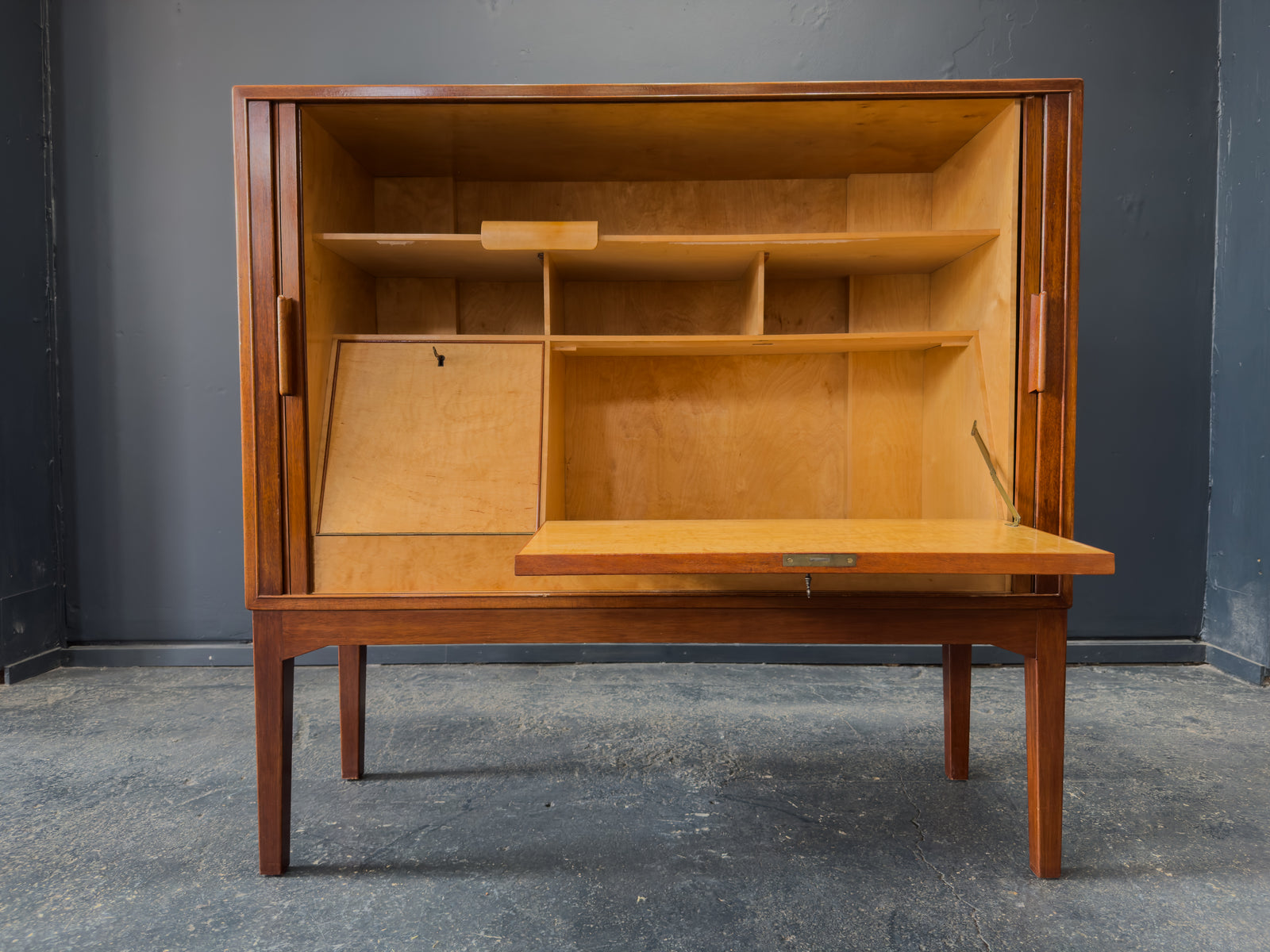 Large Tambour Unit