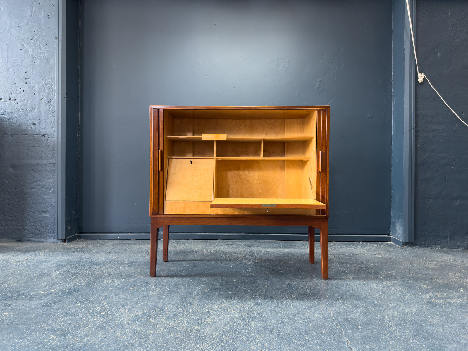 Large Tambour Unit