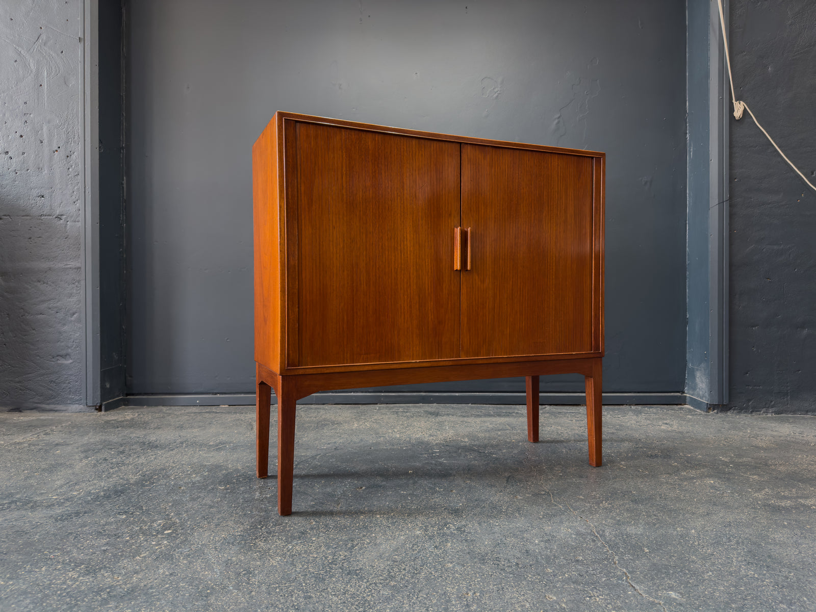 Large Tambour Unit