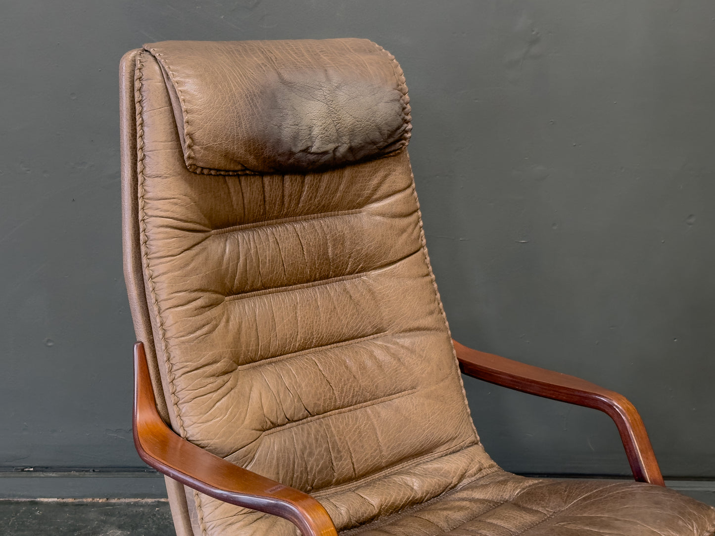 Leather Adjustable Easy Chair & Ottoman by Berg Furniture