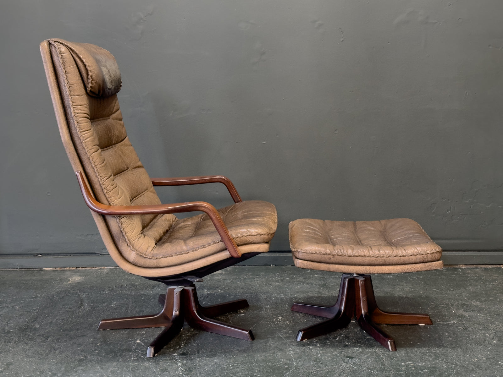 Leather Adjustable Easy Chair & Ottoman by Berg Furniture
