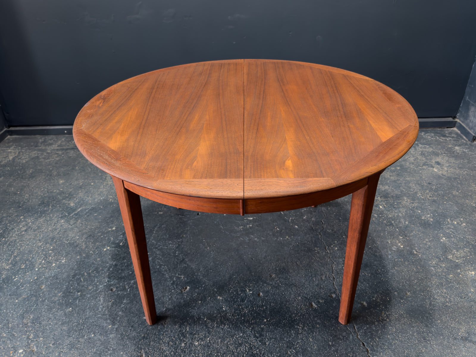 Round Teak Dining Table