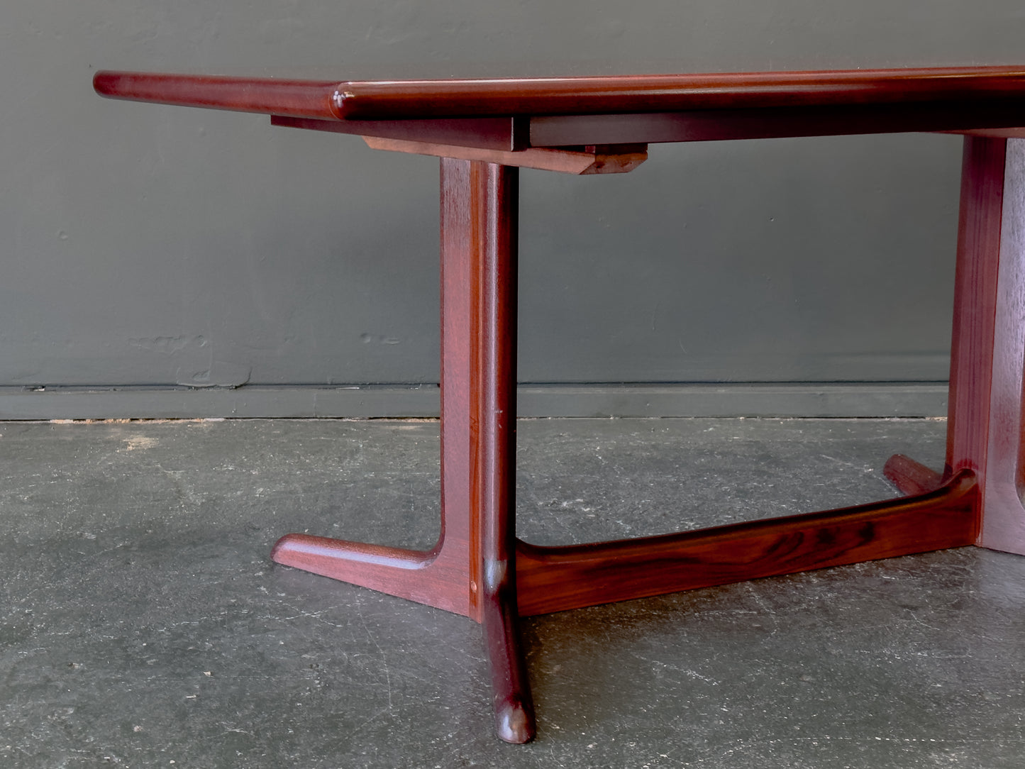 Rosewood Extending Dining Table by Skovby