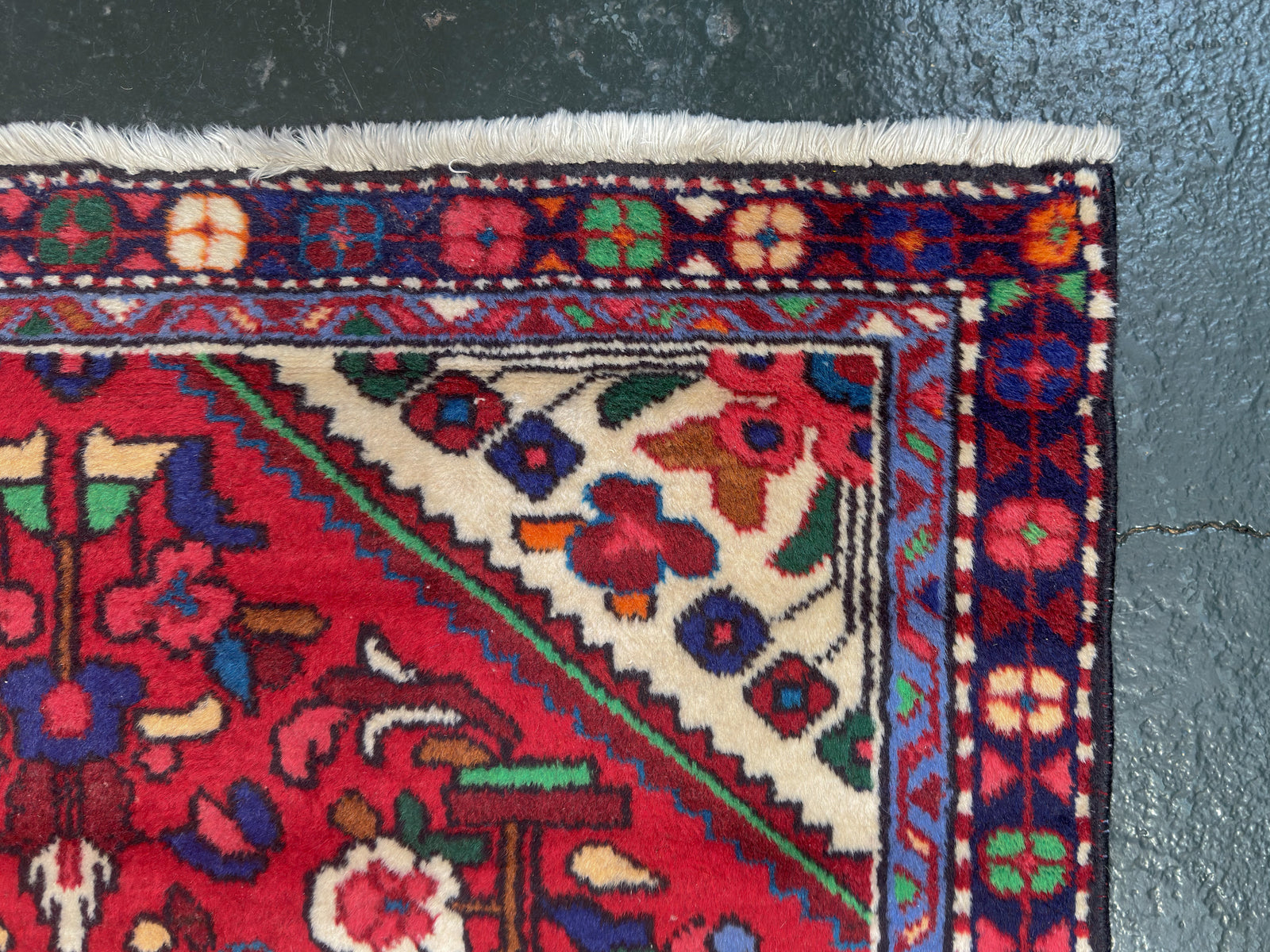 Multicoloured floral rug