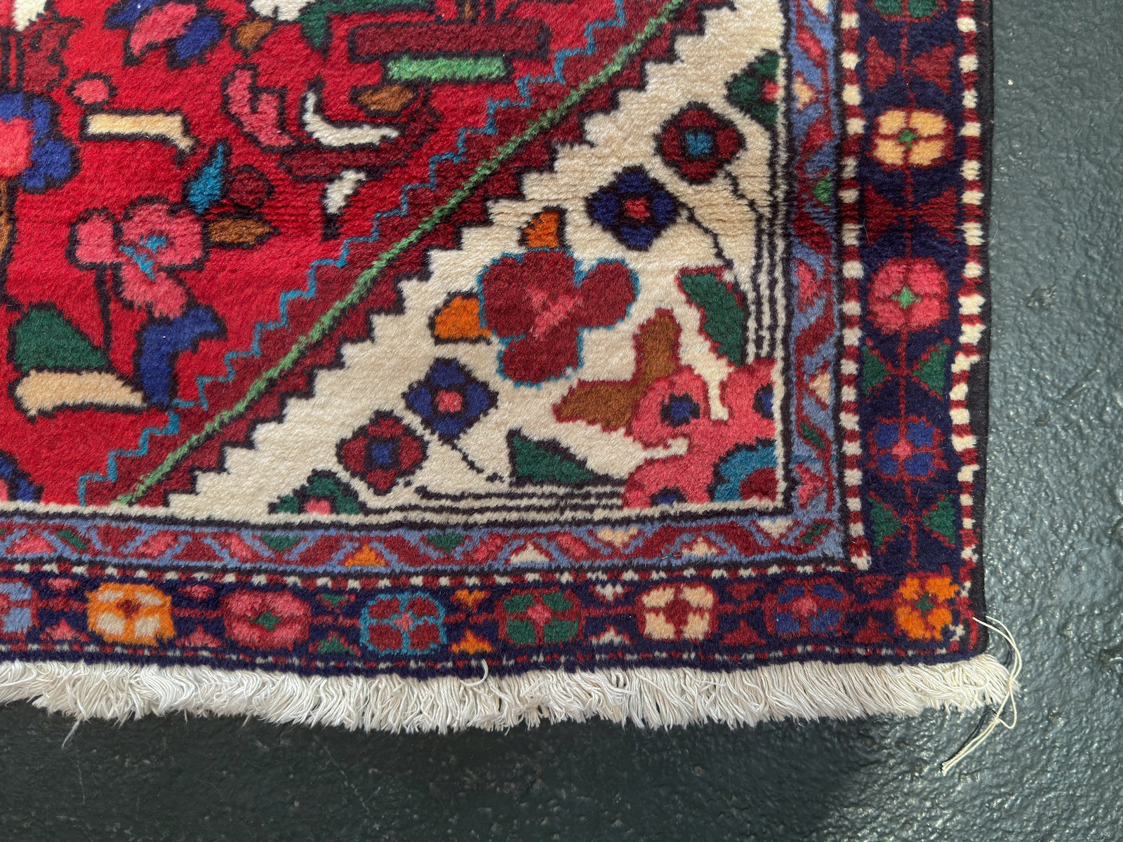 Multicoloured floral rug