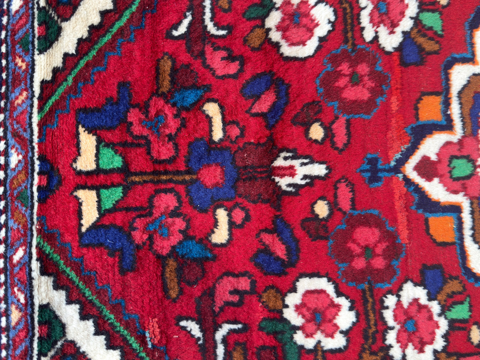 Multicoloured floral rug