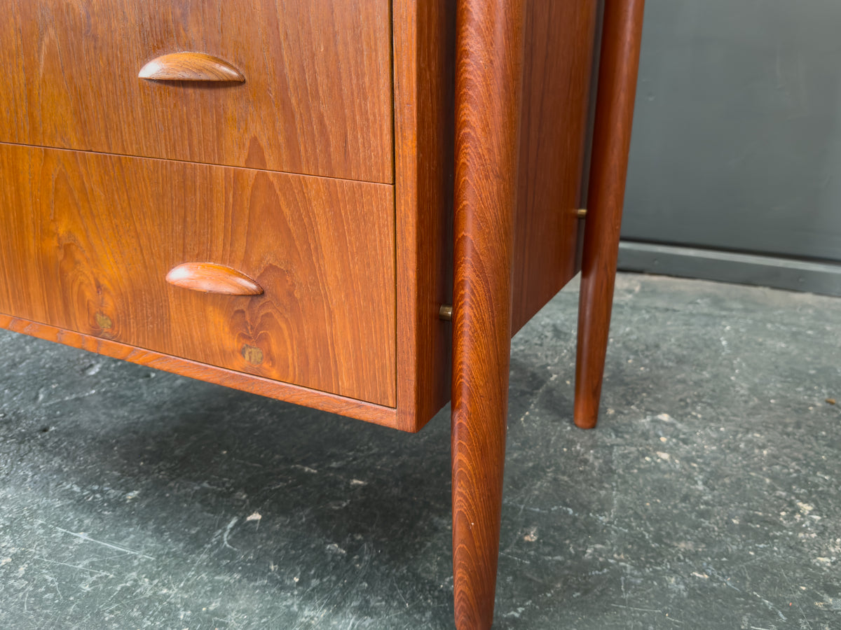 Large Teak Chest of Drawers with 6 Drawers