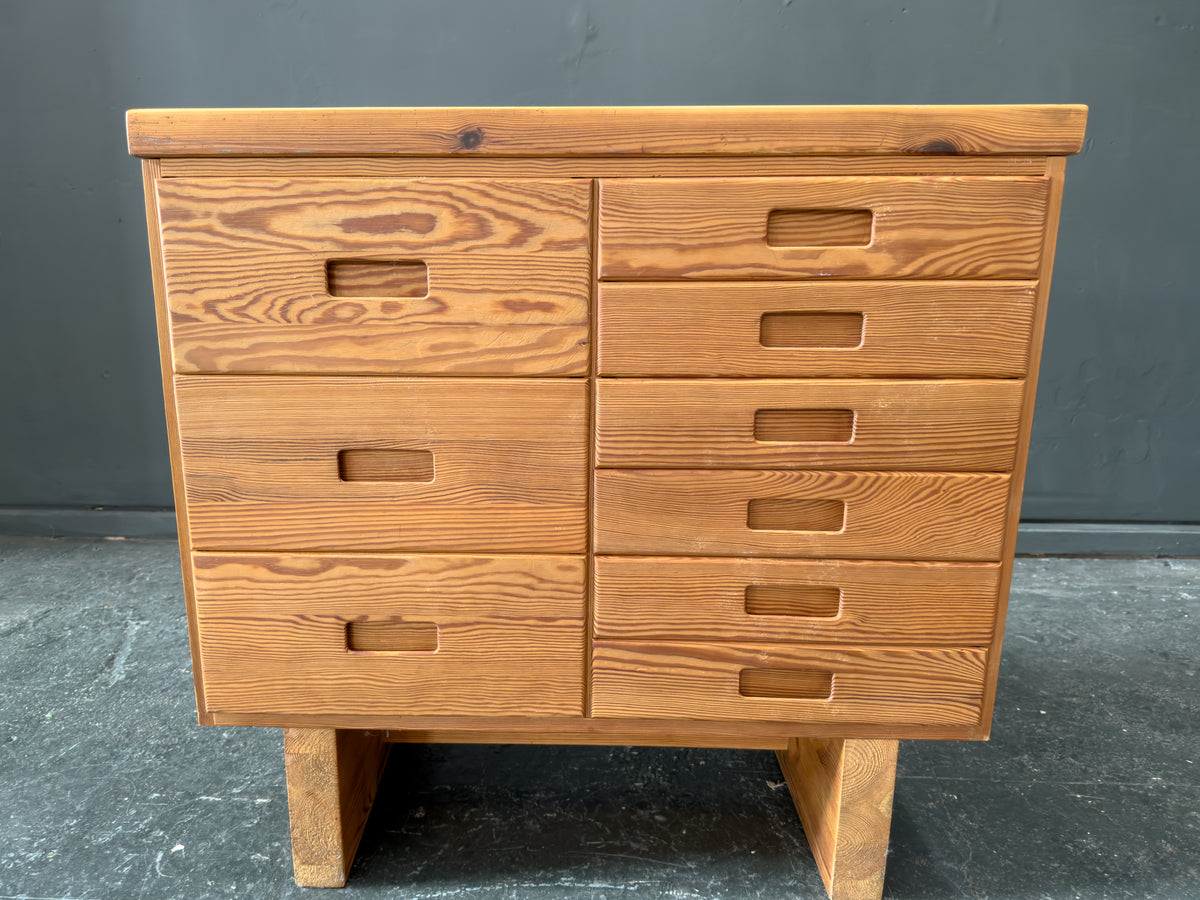 Pine Chest of Drawers