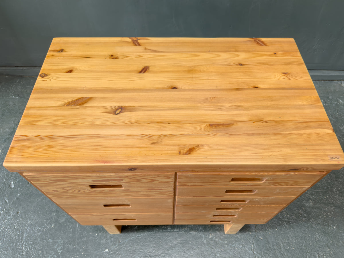Pine Chest of Drawers