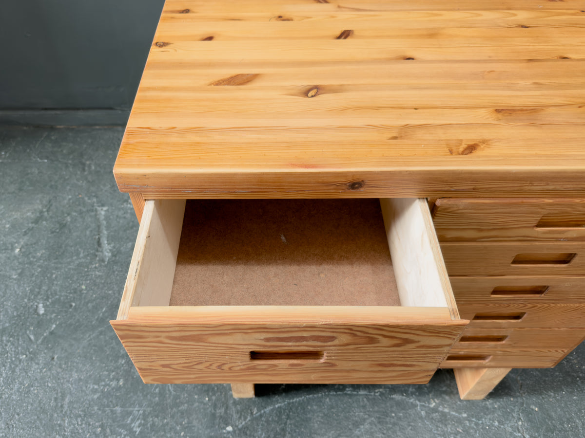 Pine Chest of Drawers