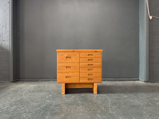 Pine Chest of Drawers