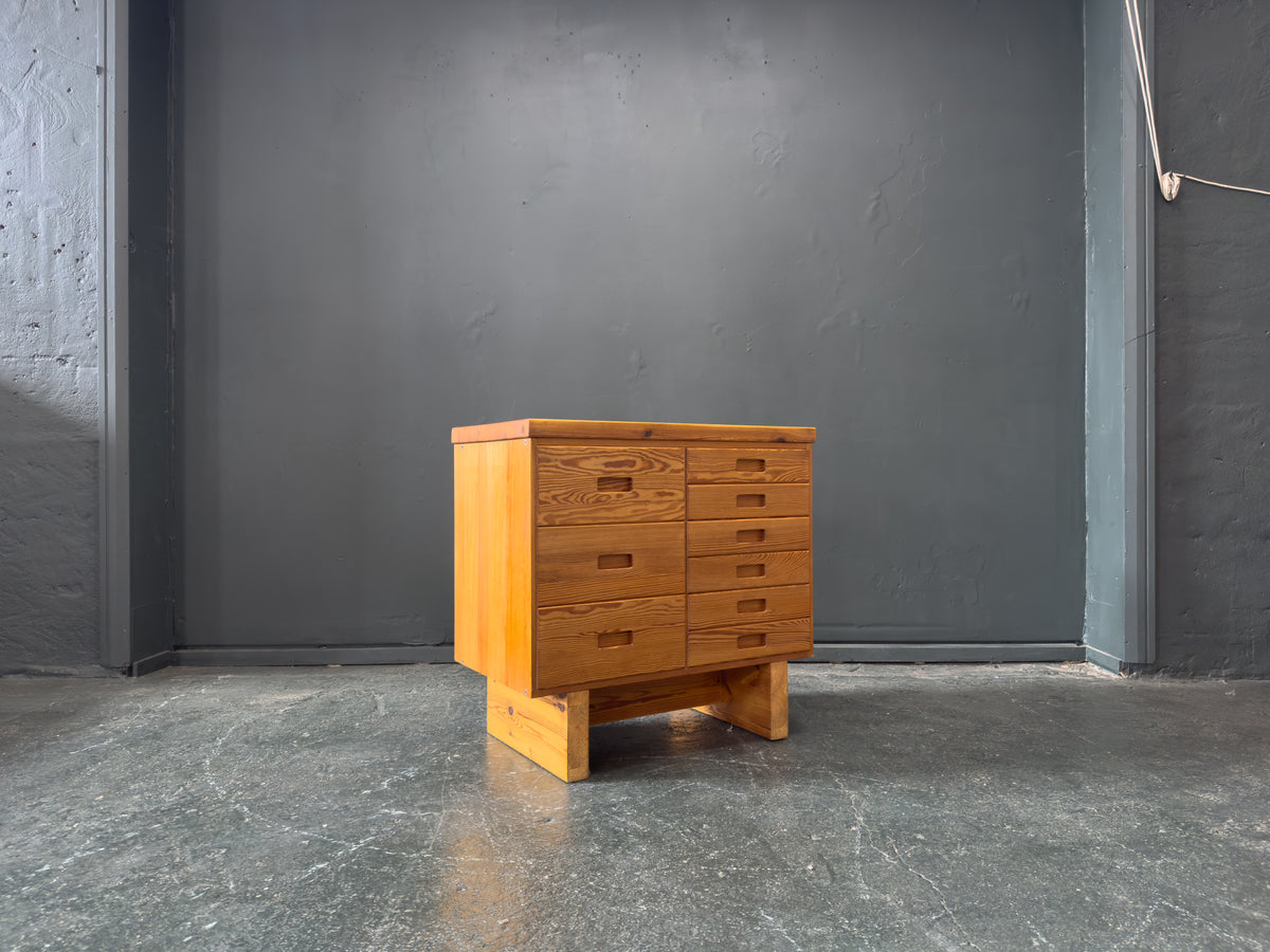 Pine Chest of Drawers