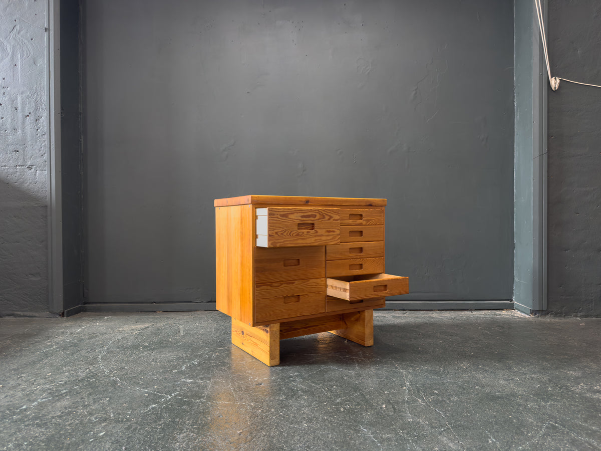 Pine Chest of Drawers