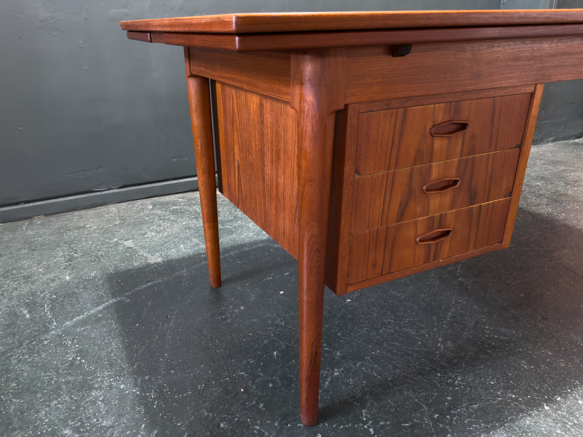 Extending Teak Desk