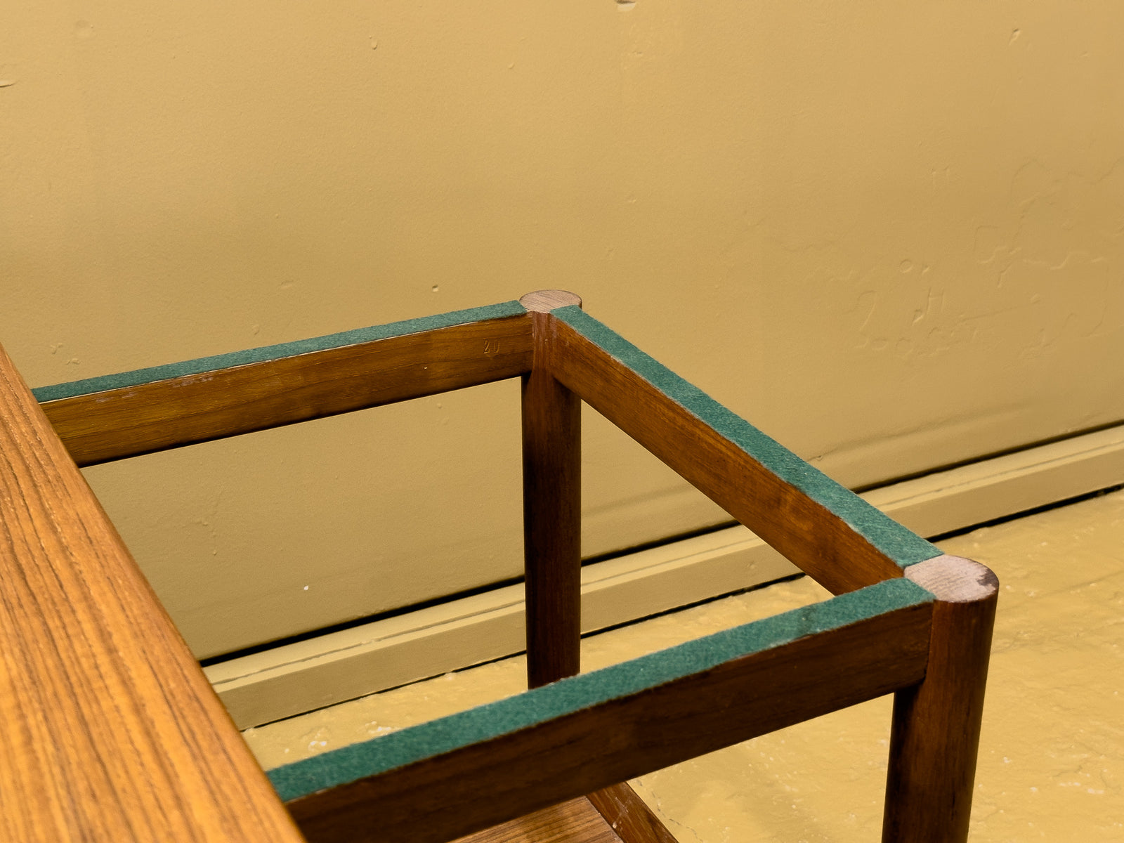 Foldable Rosewood Trolley