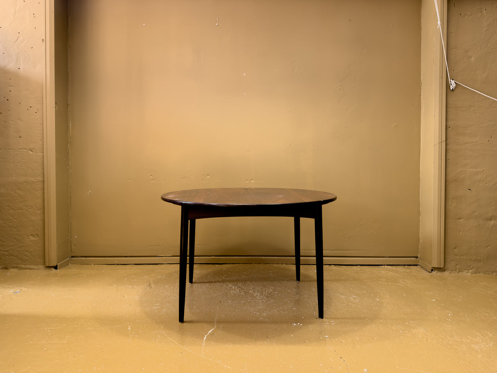 Round Rosewood table with leaf