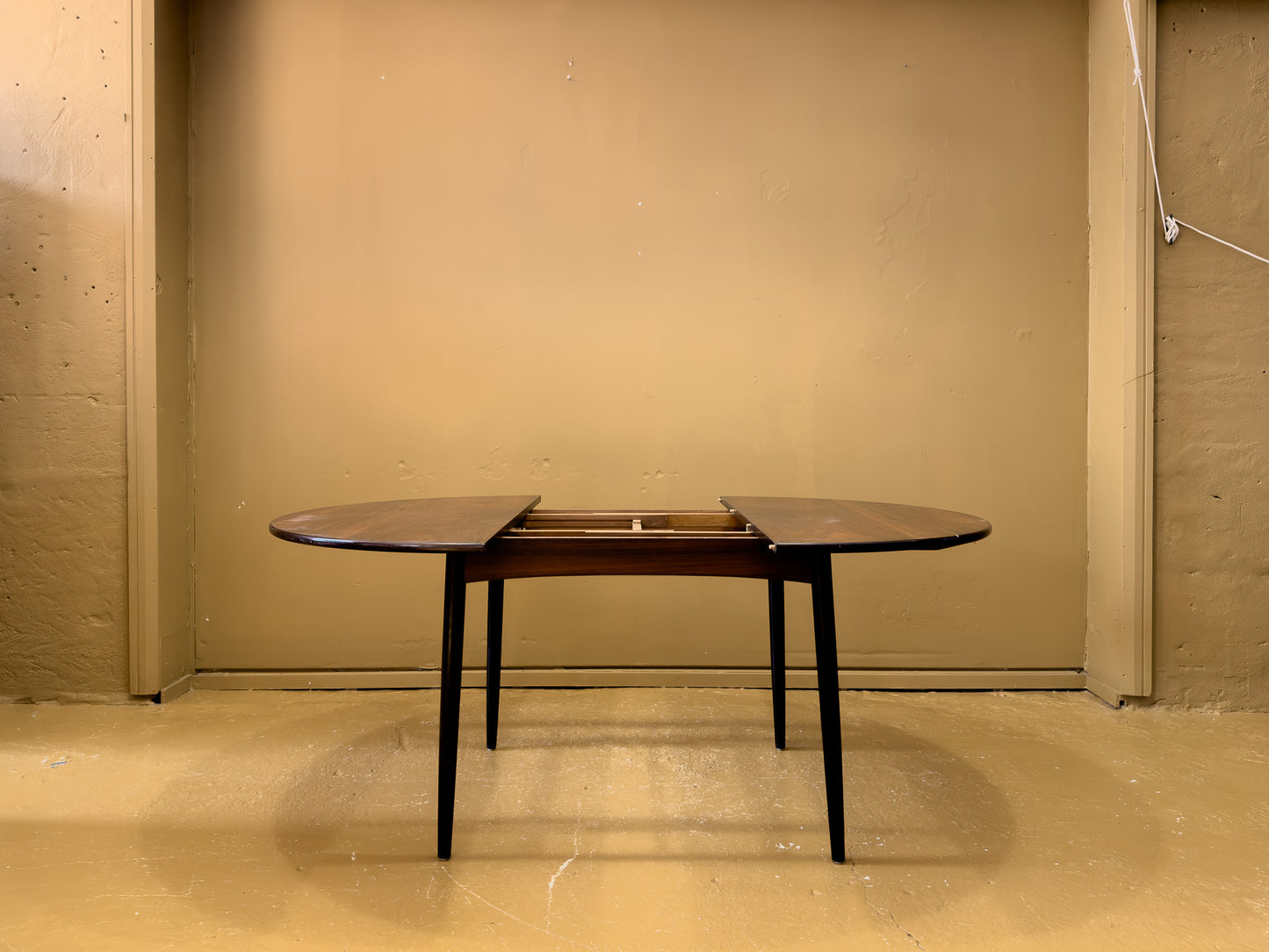 Round Rosewood table with leaf
