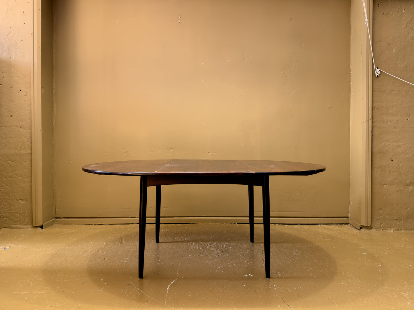Round Rosewood table with leaf